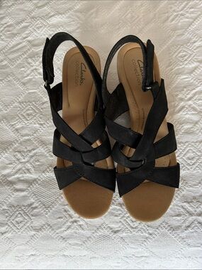 Clarks Black Strappy Slingback Sandals with Tan Footbed